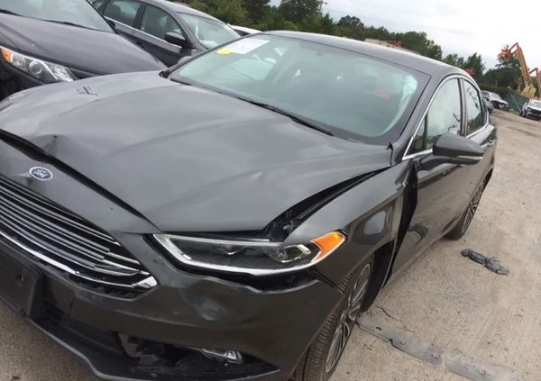 Ford Fusion cena 53000 przebieg: 132100, rok produkcji 2017 z Bełchatów małe 631